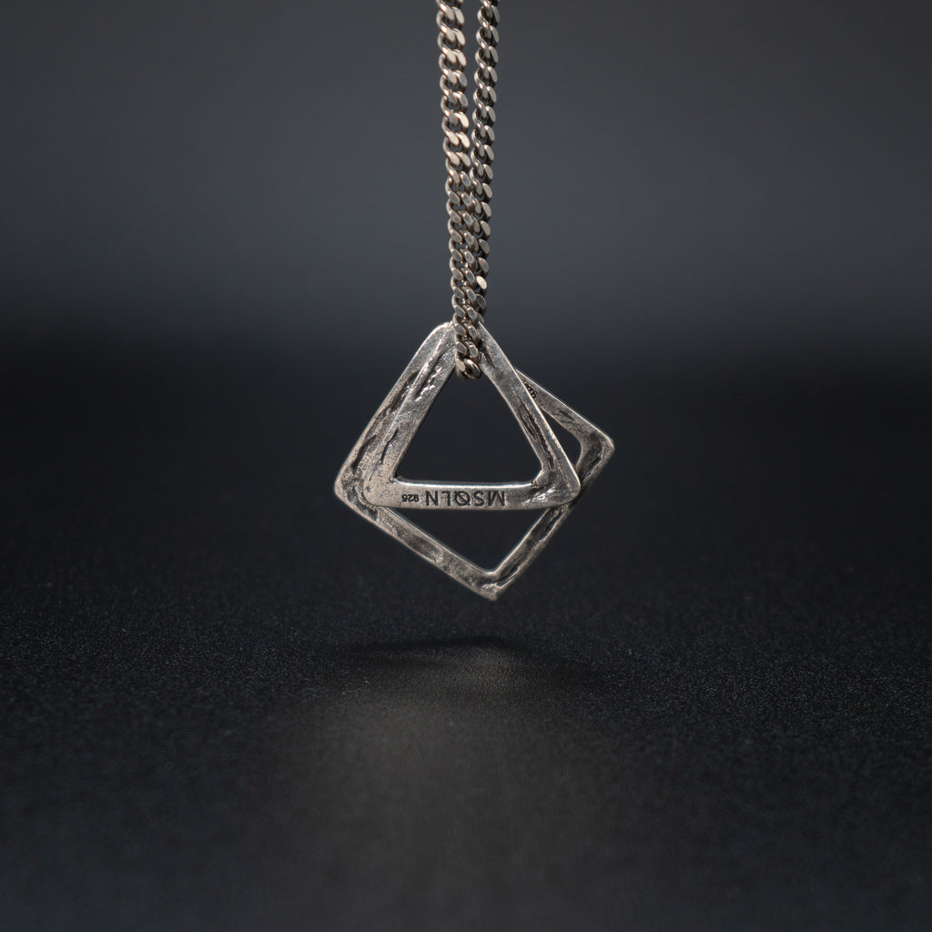 SILVER PENDANT WITH CHAIN - GEO